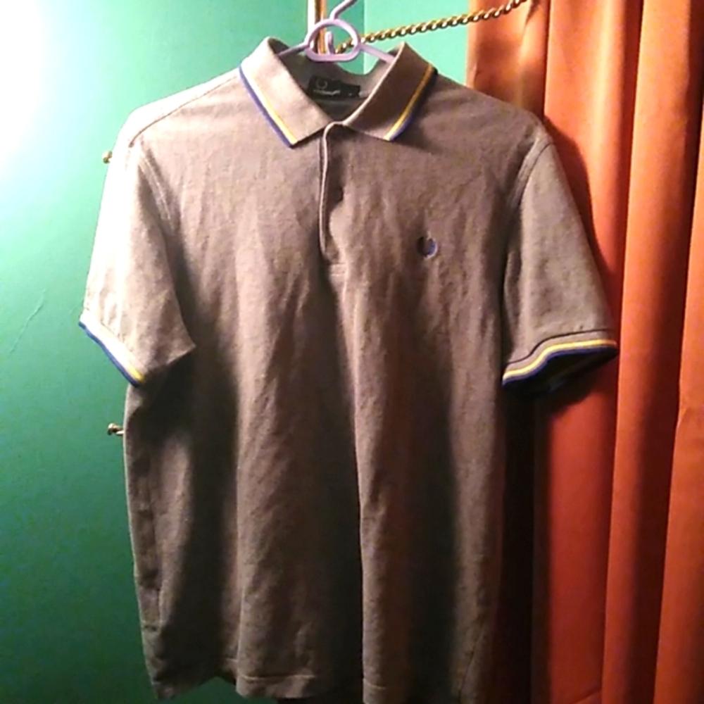 Grey Fred Perry men's size Medium 🔵🟡